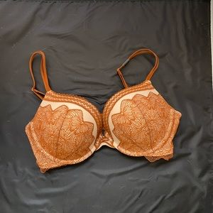Victoria’s Secret bra 36D cream with rust detail